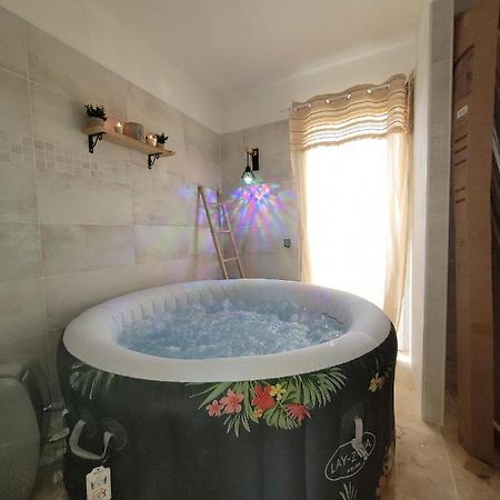 Villa 6 couchages spa privatif, accès direct mer, piscine Le Barcarès Extérieur photo