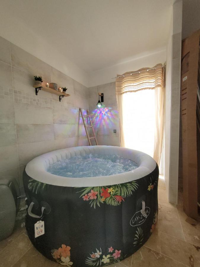 Villa 6 couchages spa privatif, accès direct mer, piscine Le Barcarès Extérieur photo