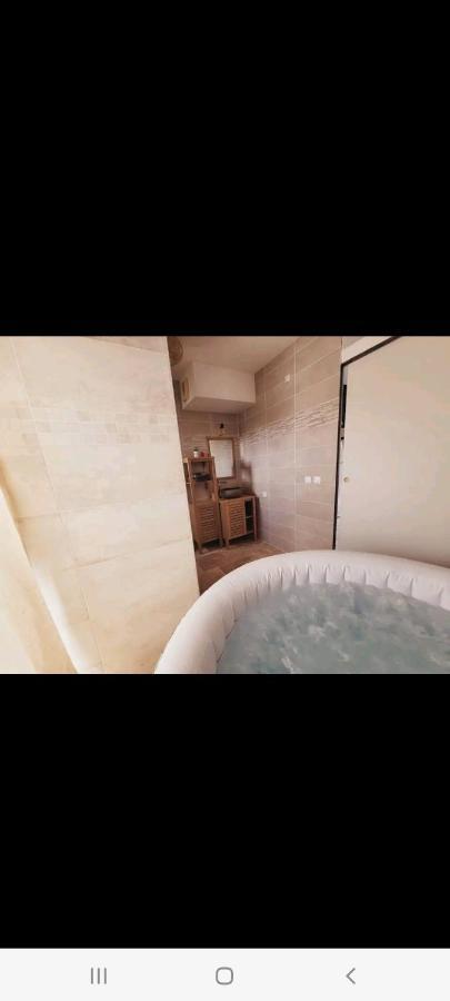 Villa 6 couchages spa privatif, accès direct mer, piscine Le Barcarès Extérieur photo
